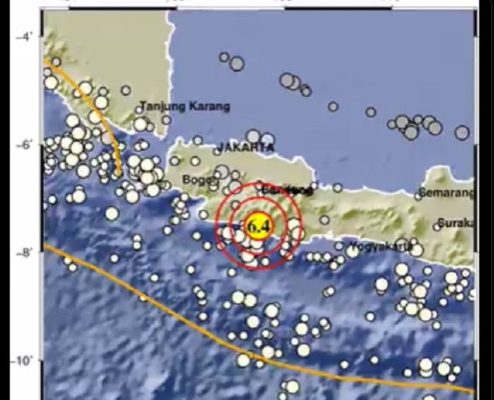 informasi breaking news terjadinya gempa bumi sebesar 6,4 magnitudo berpusat di Garut, Jawa Barat.