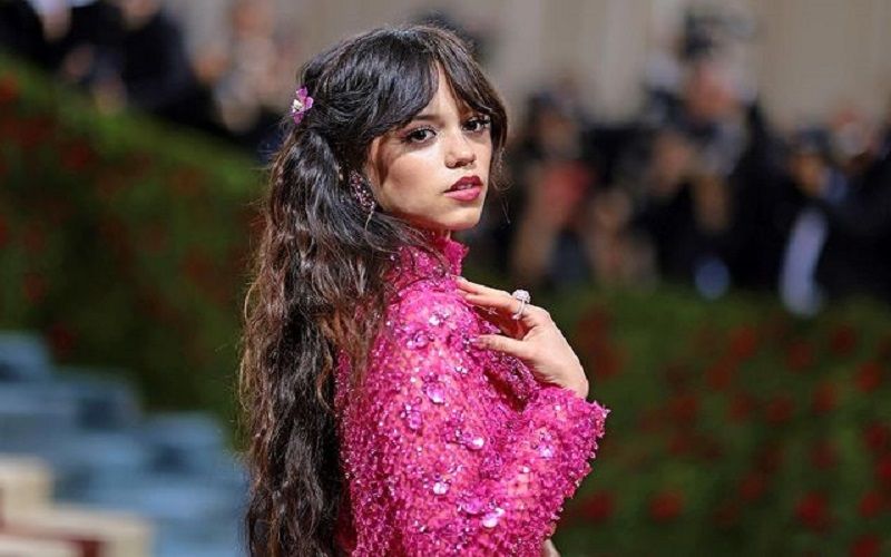 Akun social media mulai dari TikTok, Ig dan Twitter  Jenna Ortega pemeran Wednesday Addams di serial Wednesday banyak dicari