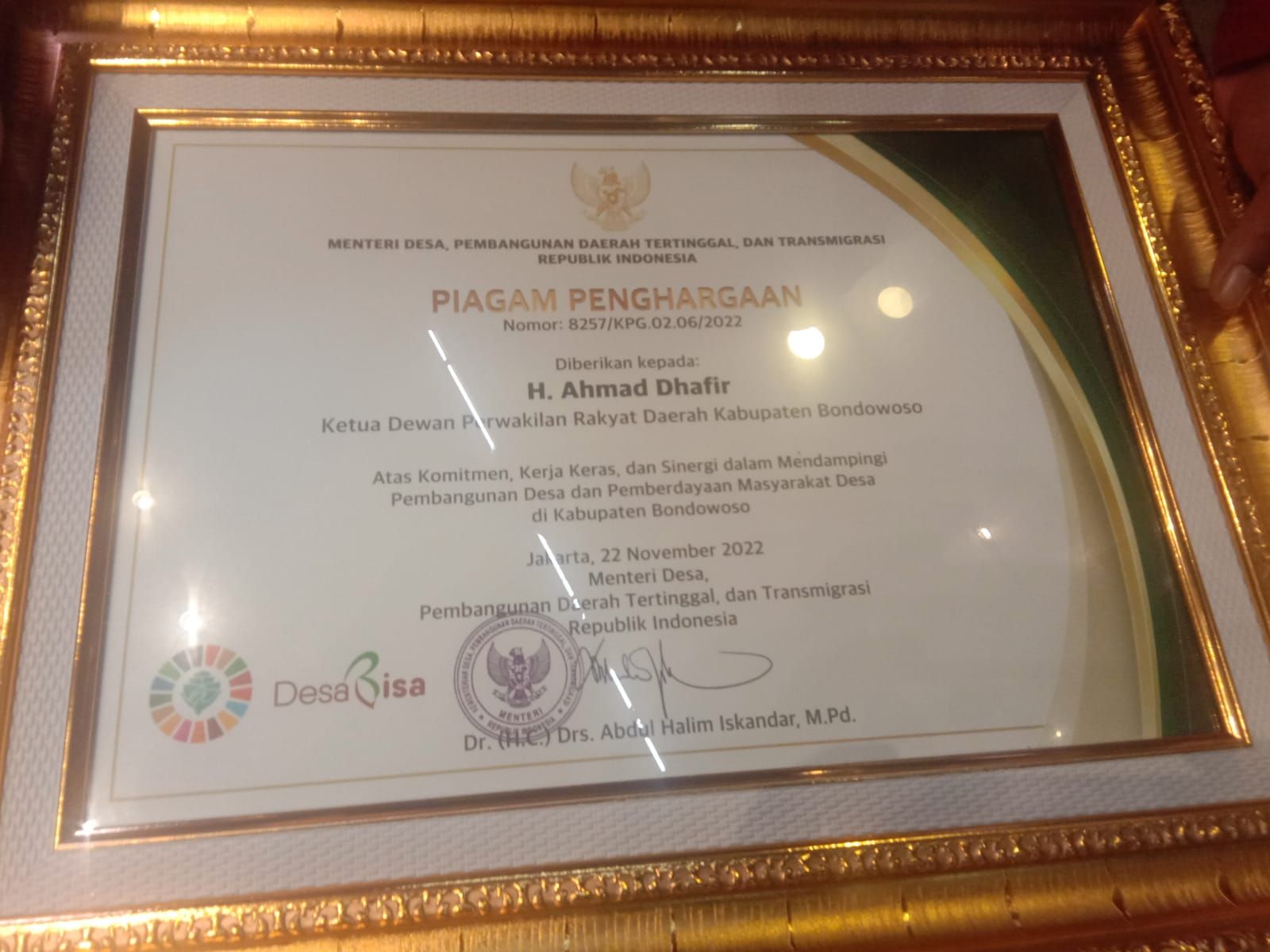 Berikut Piagam Penghargaan yang diperoleh Ketua DPRD Bondowoso dari Kemendes PDTT.