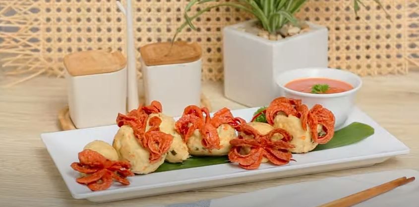 Inilah resep olahan tahu gurita yang cocok buat bekal anak ke sekolah, digoreng dadakan lebih enak. 