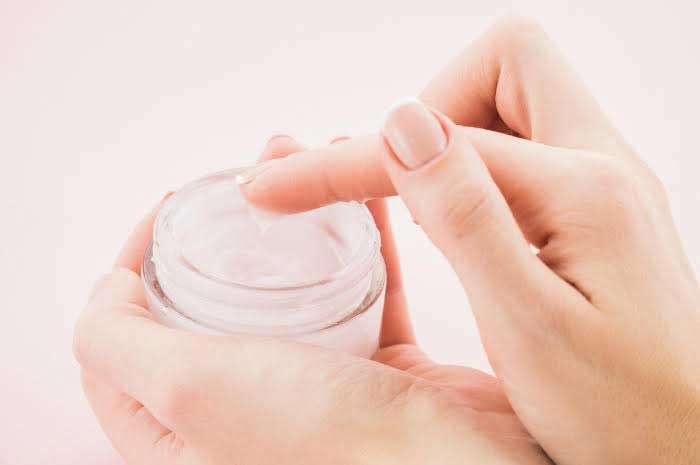 Skincare yang berbahaya jika digunakan semabarangan, risiko kerusakan oarah pada wajah /Freepik