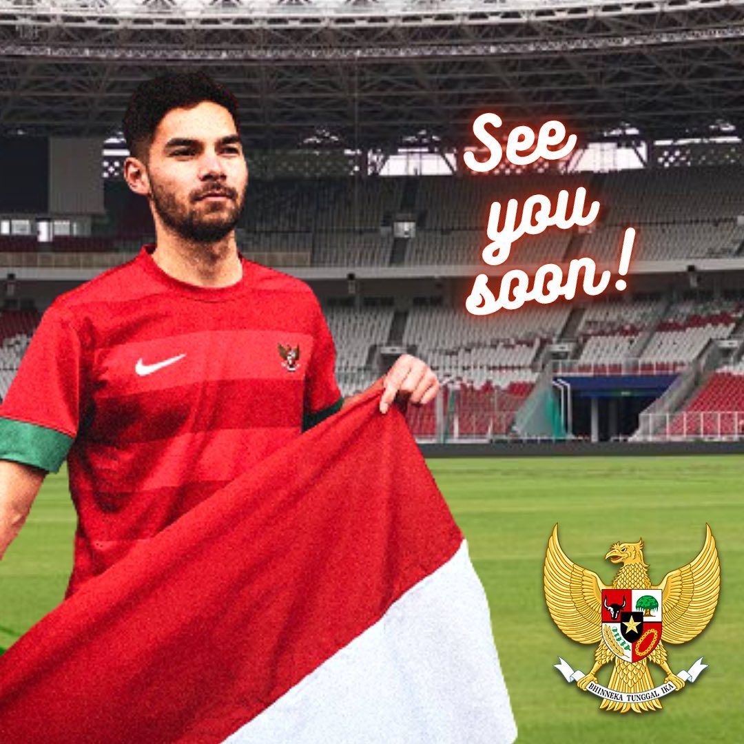 Pada 17 November 2022, Sandy Walsh resmi mengantongi status pemain naturalisasi sekaligus tercatat sebagai Warga Negara Indonesia.