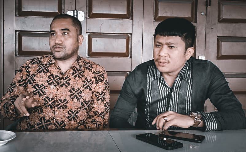 Ketua Yayasan Advokasi Rakyat Aceh (YARA) Safaruddin meminta Dinas Pendidikan Aceh agar lebih agresif mewadahi lapangan pekerjaan untuk para alumni pelajar SMK, terutama bagi mereka yang memiliki potensi besar di segala bidang.