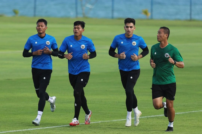GAWAT! Nadeo Argawinata Bisa Tergeser Muhammad Riyandi Sebagai Kiper Utama Timnas Indonesia di Piala AFF 2022