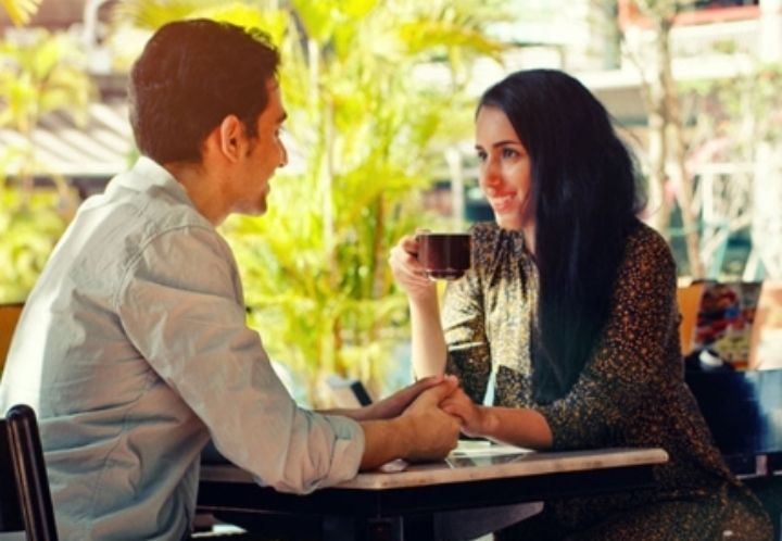 Jagat media maya dan warganet digegerkan dengan kabar yang out of the box.  Pasalnya, kabar tersebut mengabarkan tentang jasa rental pacar atau pasangan di Indonesia.