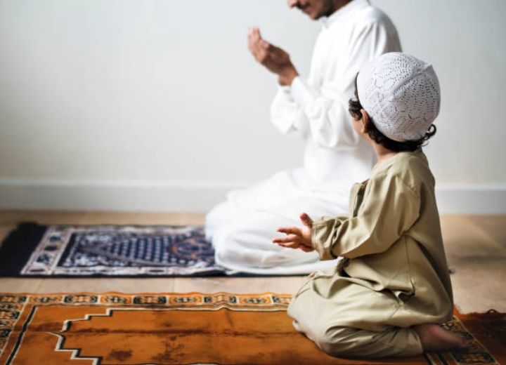 Doa Memohon Ketabahan Anak dalam Sholat yang Terdapat Dalam Al Quran, Penting Bagi Orang Tua Mendoakan Anak