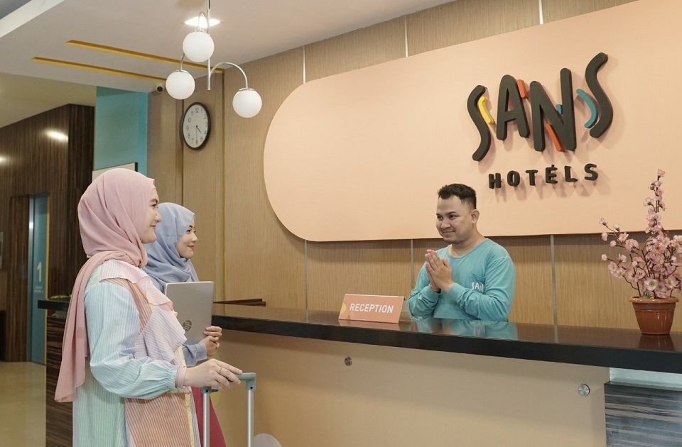 SANS Hotel merupakan lini hotel RedDoorz dengan konsep kekinian dan trendi yang dilengkapi fasilitas seperti entertainment area untuk para pelanggan yang menginap, khususnya milenial dan Gen-Z travelers.  Foto: RedDoorz