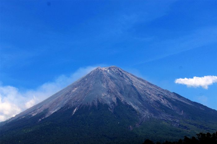 Badan Geologi Kementerian ESDM Resmi Turunkan Status Gunung Semeru Ke ...