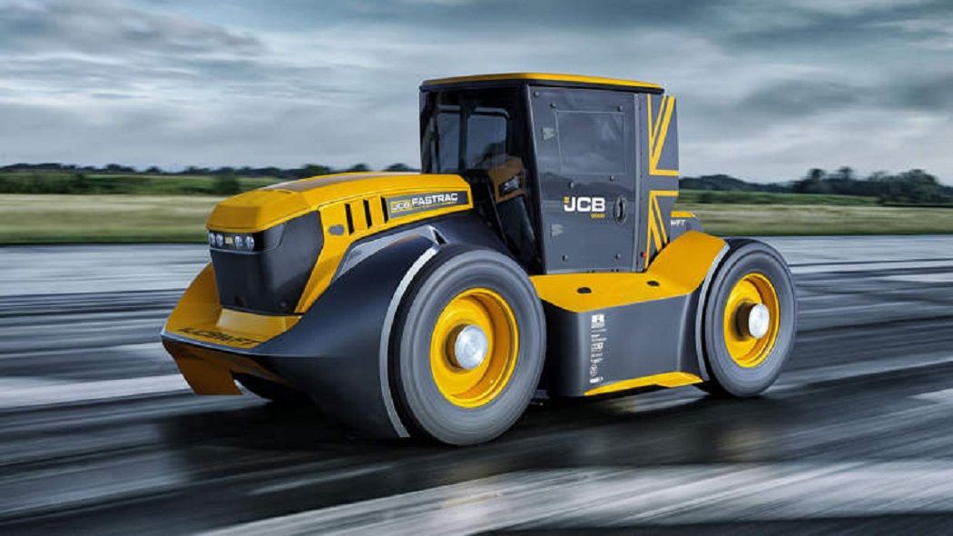 Umumnya traktor dibuat untuk kerja berat yang membutuhkan tenaga bukan kecepatan, namun JCB Fastract Two adalah pengecualian dengan kecepatannya yang tergolong luar biasa./  