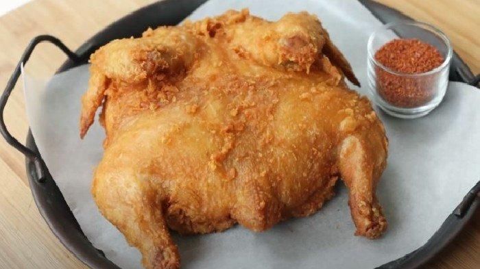 Inilah resep ayam goreng Korea yang gurih, renyah, lembut, dan bumbu meresap sampai daging. Catat resep ala Chef Devina Hermawan ini. 