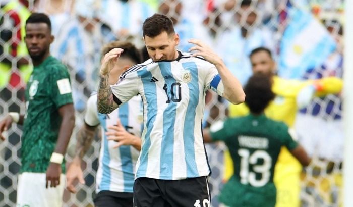 Streaming argentina. Азиз Бехич. Месси Аргентина 2022 Мем. Месси ЧМ 2022 фото. Saudi Arabia World Cup 2022.