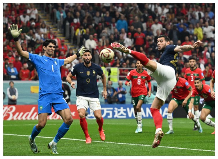 Tendangan voli Theo Hernandez menjadi gol pembuka Prancis saat melawan Maroko di semifinal Piala Dunia 2022