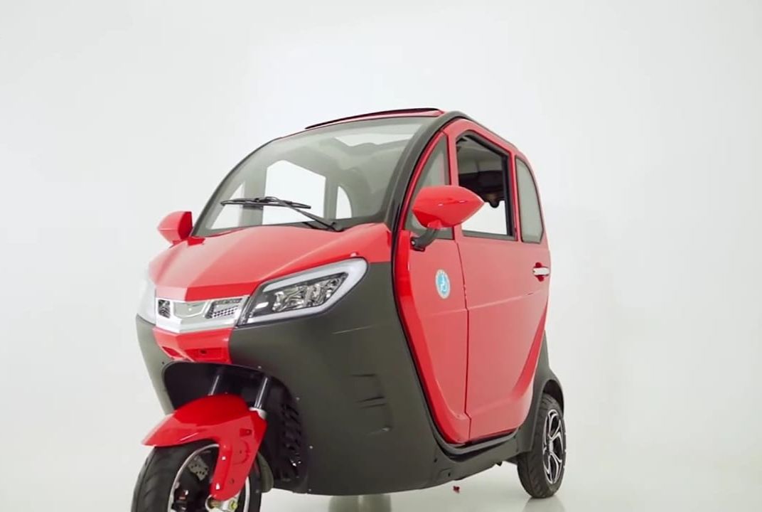 Ini Dia Kenderaan Roda Tiga, Motor Anti Hujan! Wuxy Baobo Vehicle