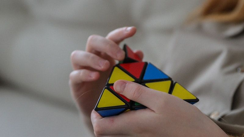 Pernyataan Dibawah ini adalah Upaya-Upaya Pendidik Mengembangkan Bakat Khusus Remaja kecuali?