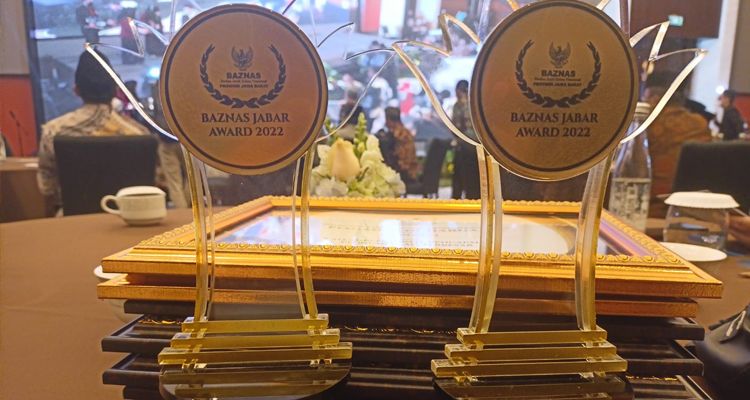 DT Peduli borong penghargaan BAZNAS Jabar Award 2022.