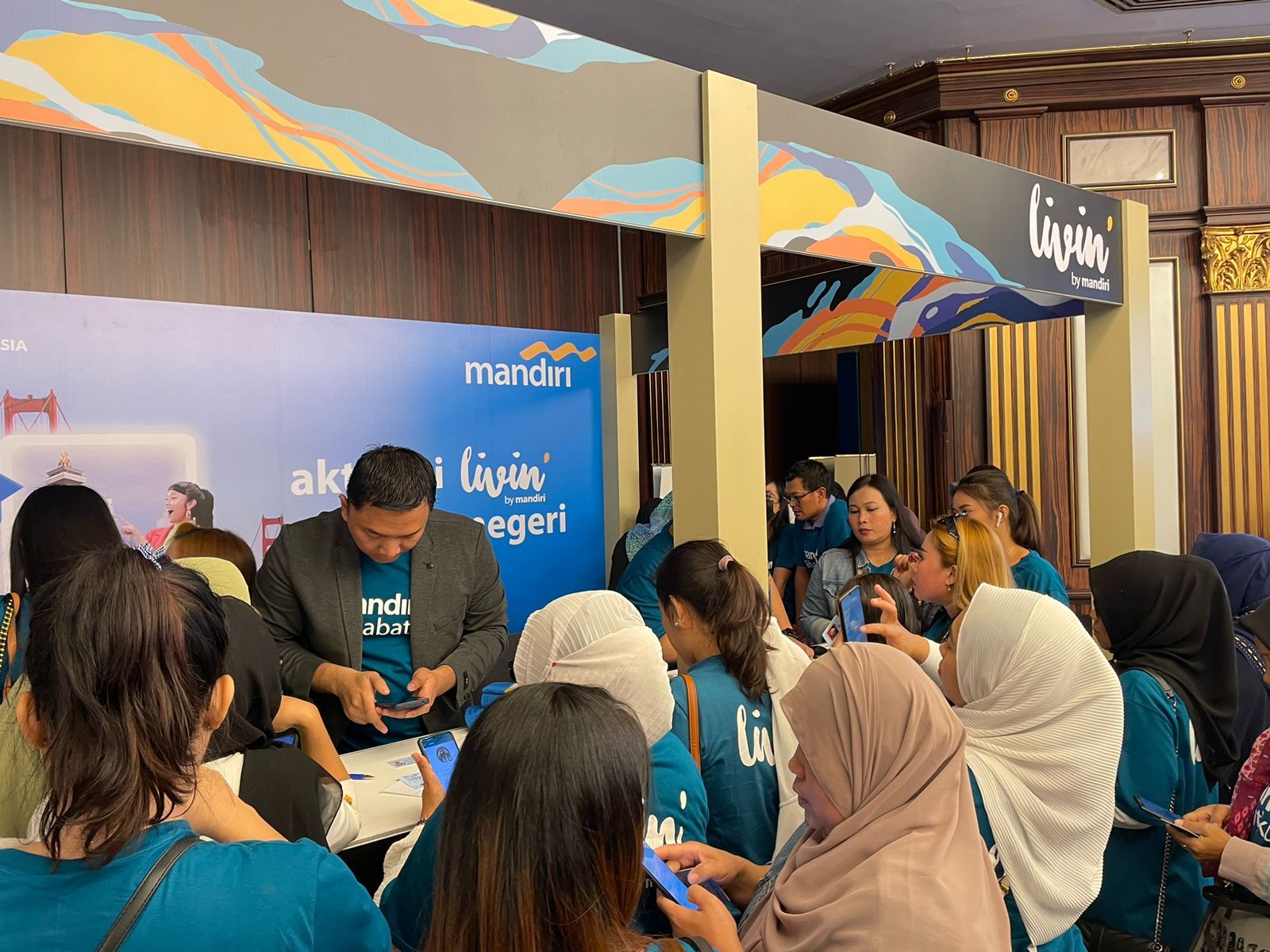 Bank Mandiri ajak Pekerja Migran Indonesia di Dubai Berwirausaha dalam Program Mandiri Sahabatku.