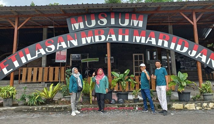 Di Museum Petilasan Mbah Maridjan bisa dilihat bekas kerusakan akibat letusan Gunung Merapi tahun 2010.*  