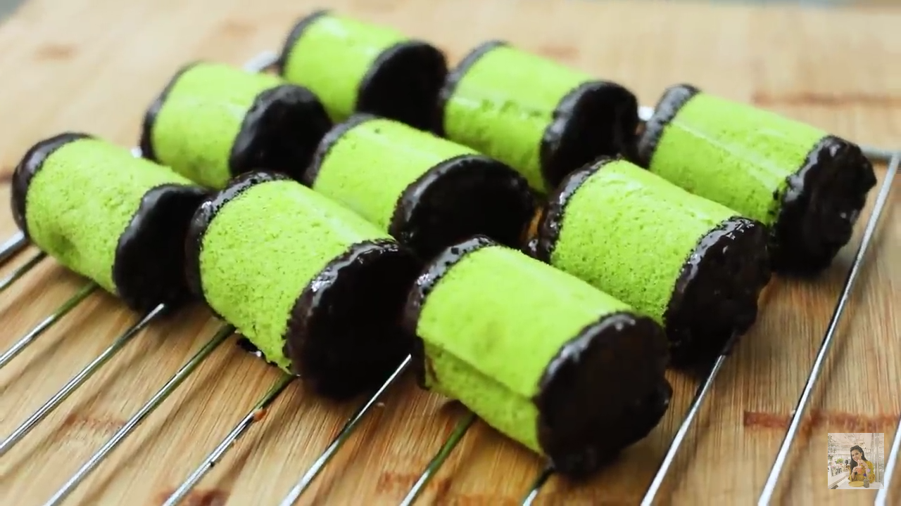 Resep Banana Roll Cake Khas Bandung, Enak dan Wangi!
