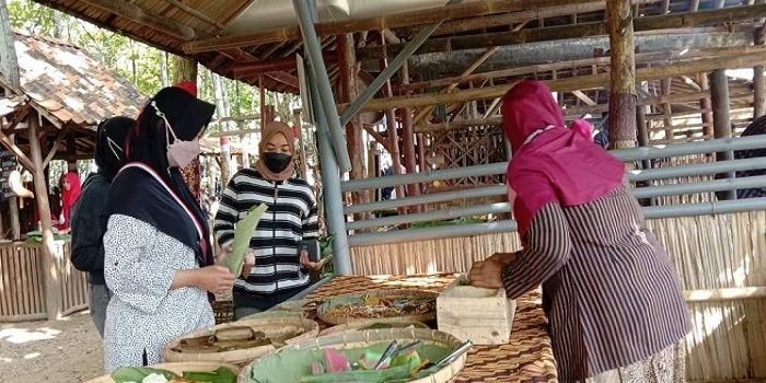 Pasar Doplang, destinasi wisata kuliner tradisional di Dusun Kembar, Desa Pandan, Kecamatan Slogohimo, Kabupaten Wonogiri. (Foto: Dok. Istimewa/Nila)