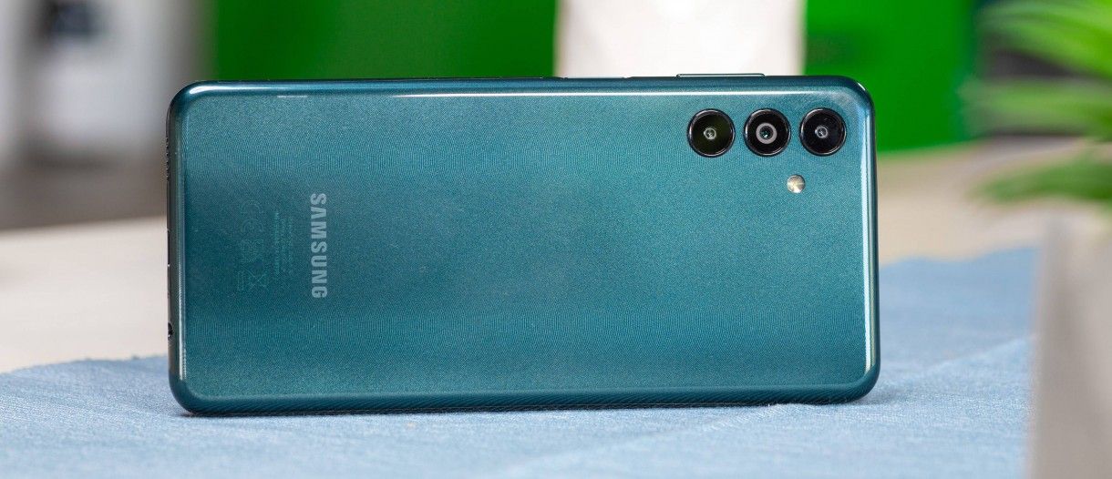 Samsung A04e.
