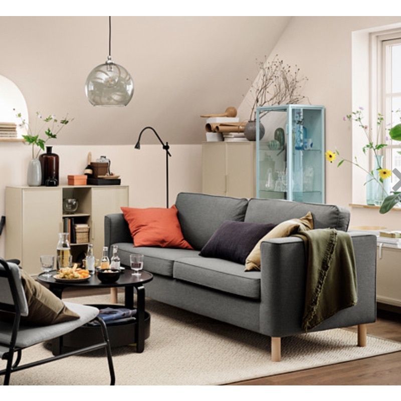 Sofa minimalis dengan desain multifungsi