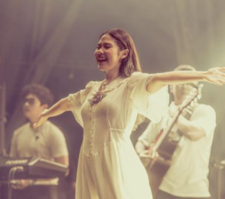 Heboh! Nadin Amizah Teriak di Kerumunan Fans: Maaf Banget