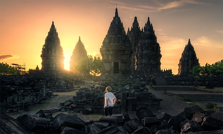 Candi Prambanan yang terletak di Kecamatan Prambanan, Kabupaten Sleman.