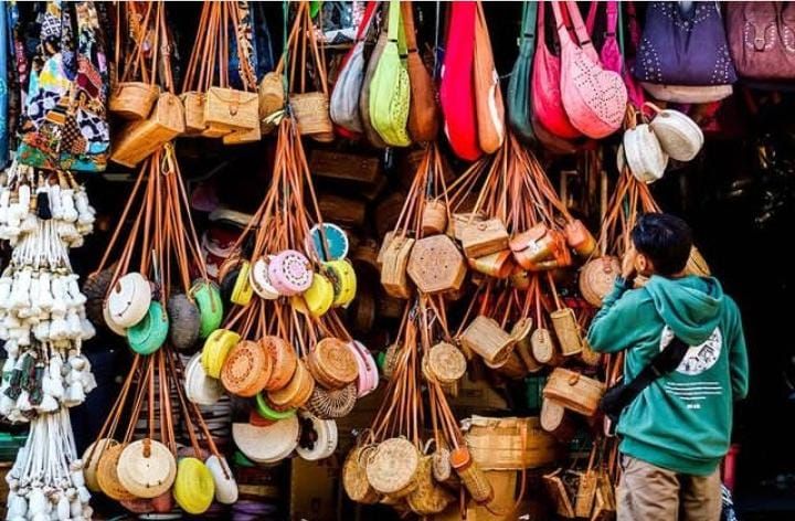 19 Tempat Oleh Oleh di Bali, Pasar Sukowati, Pasar Guwang hingga Lippo