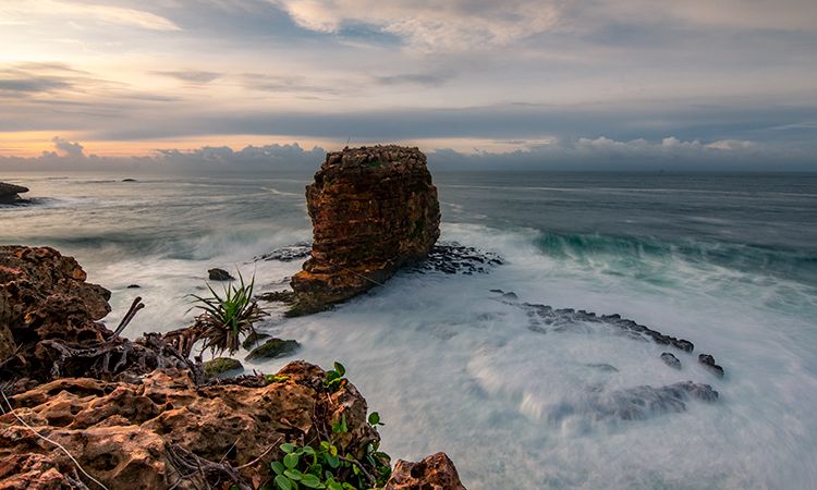 6 Rekomendasi Wisata Candi dan Pantai di Yogyakarta yang Cocok