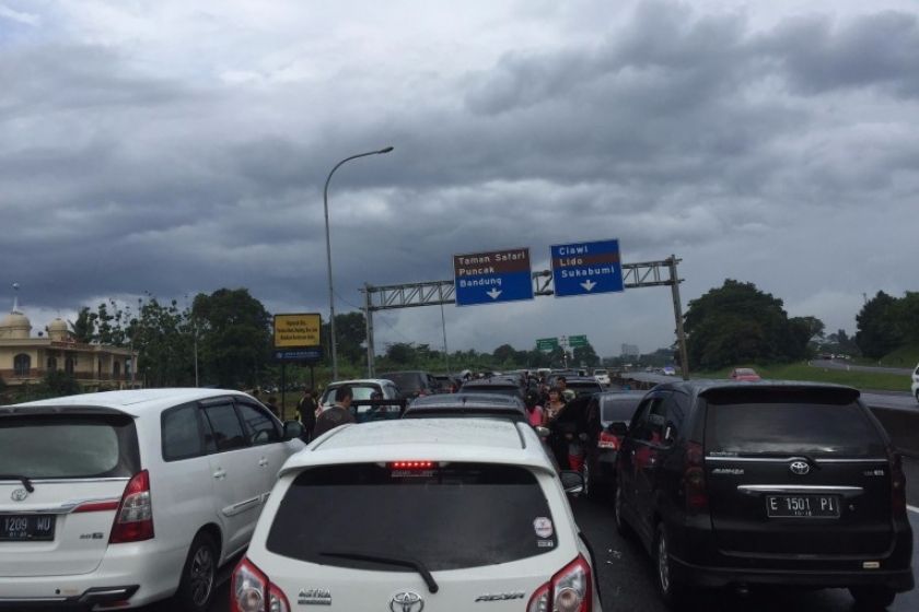 Ilustrasi kepadatan lalu lintas di kawasan Puncak Bogor