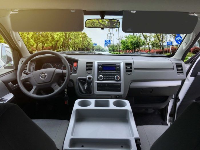 Interior kabin driver Foton TransVan 2022 yang lega 