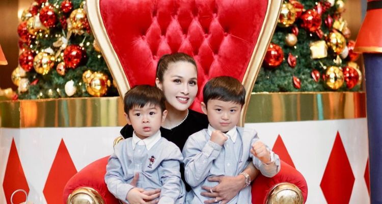 Sandra Dewi rayakan Natal 2022.