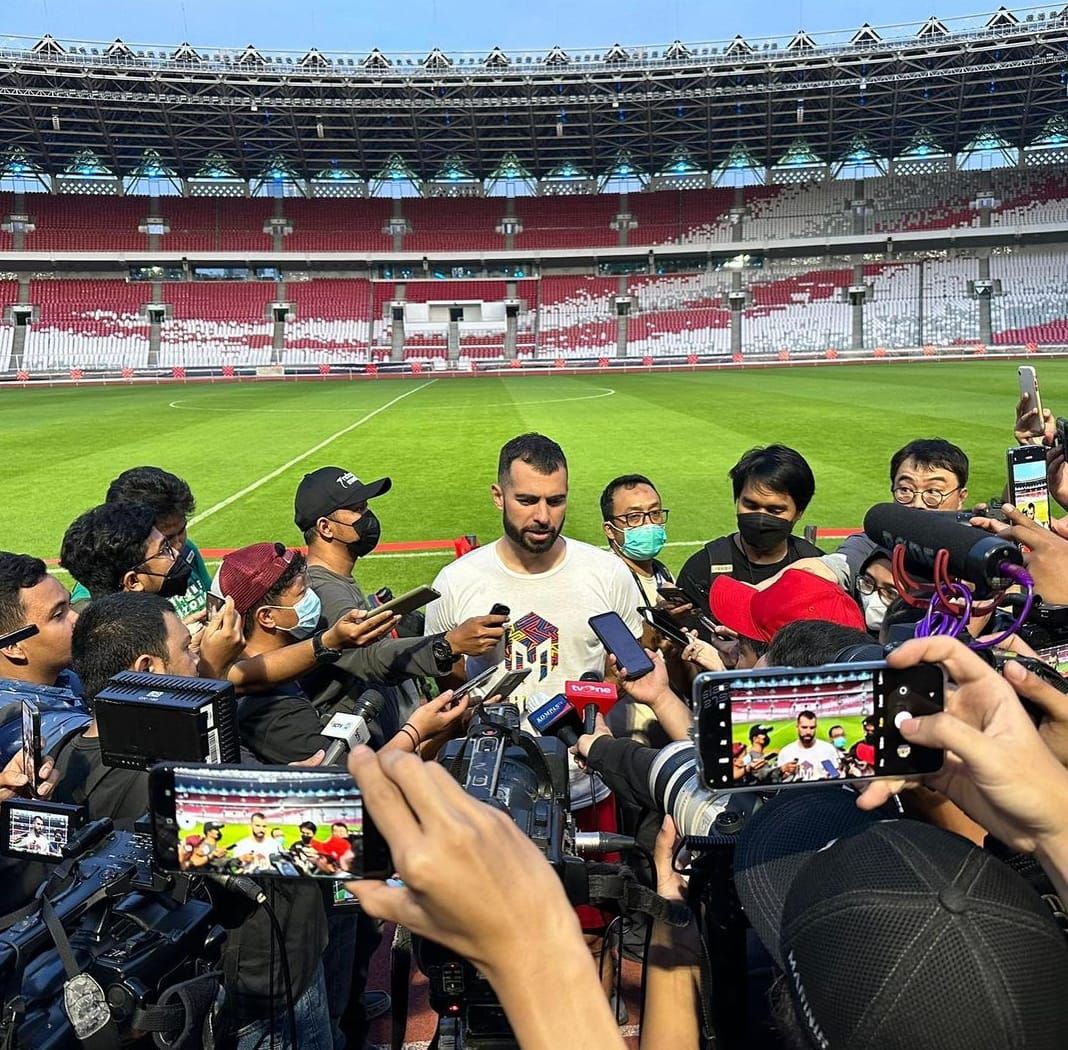 Jordi Amat diwawancarai wartawan, Indonesia menang 2-1 lawan Kamboja, Elkan Baggott ucapkan selamat