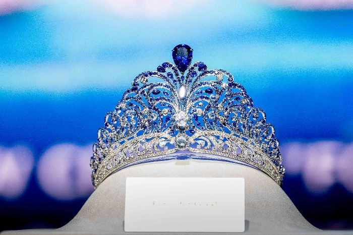 "Force for Good" mahkota baru buatan Mouawad bagi pemenang Miss Universe 2022