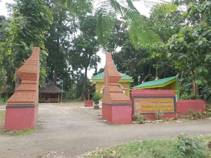 Makam Mbah Sokadana Songgom Brebes