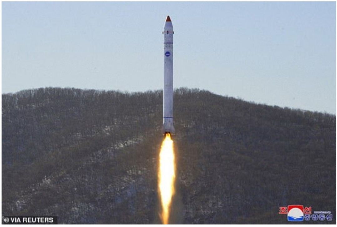 Ada sejumlah uji coba rudal yang belum pernah terjadi sebelumnya (digambarkan 19 Desember) yang dilakukan oleh Korea Utara tahun ini./  