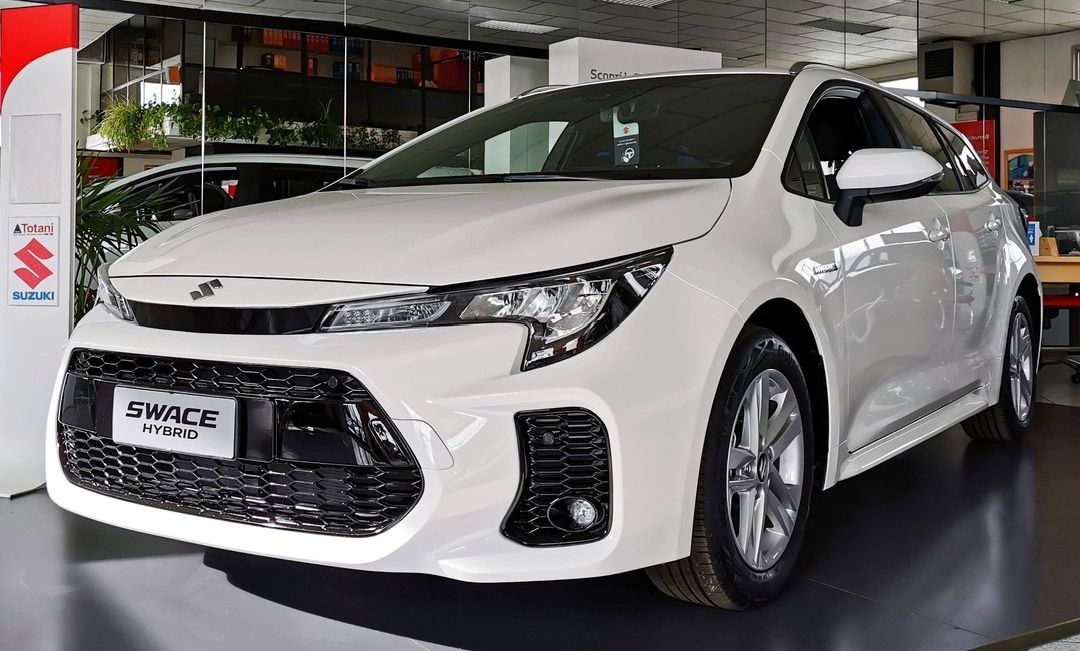 Inilah mobil 2023! New Suzuki Swace Hybrid meluncur manis, tapi kenapa mirip mobil Toyota Corolla? Temukan jawabannya disini