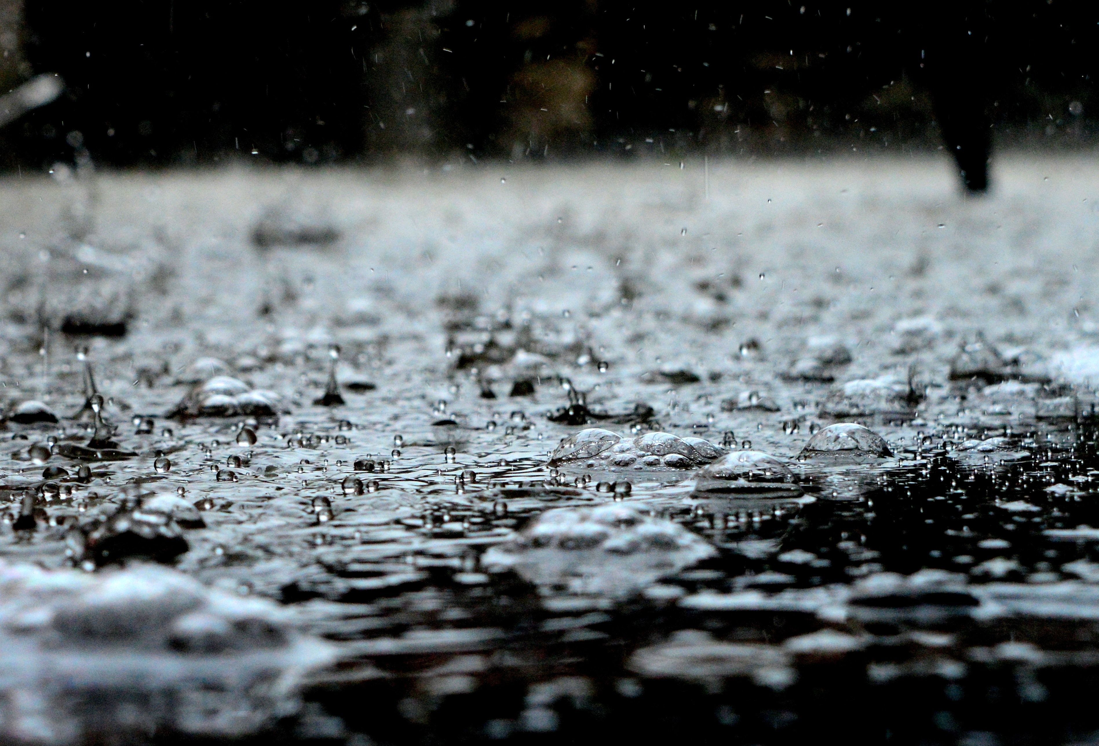 Ilustrasi hujan. Hujan Ringan dan Sedang Berpotensi Guyur Wilayah Jawa Tengah pada Siang dan atau Malam Hari 