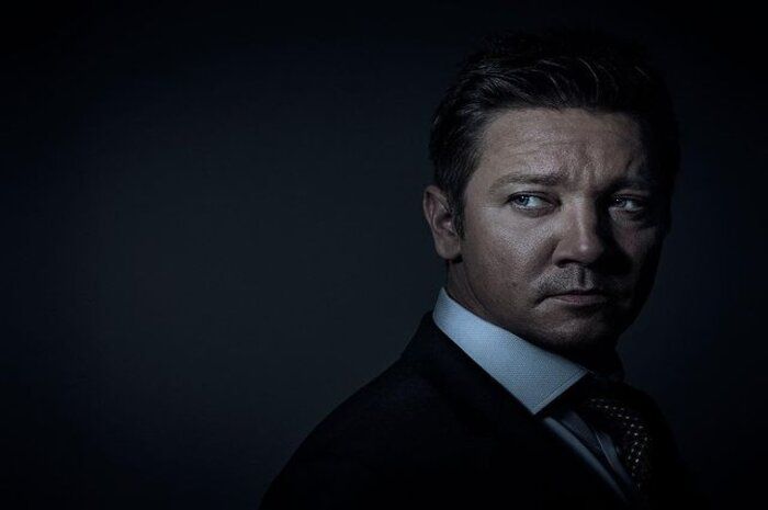 Aktor Hawkeye Jeremy Renner dikabarkan sedang membajak salju saat kecelakaan itu terjadi pada hari Minggu, 1 Januari 2023.