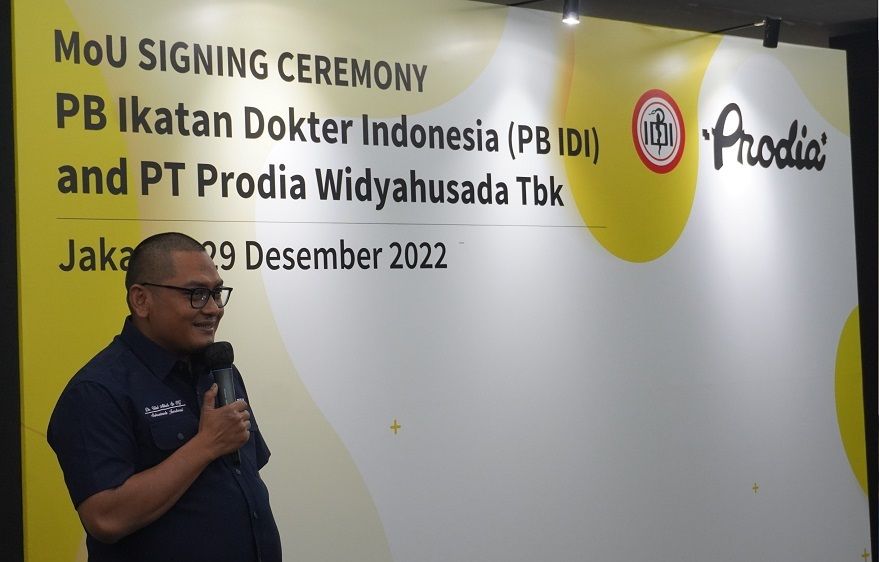 Dr Ulul Albab SpOG, Sekretaris Jenderal Pengurus Besar IDI menyampaikan kerjasama dengan Prodia ini diharapkan dapat memberikan kontribusi yang nyata bagi perkembangan dunia profesi kedokteran dan dunia medis di Indonesia. Penandatangan kerjasama Prodia dengan PB IDI berlangsung Kamis (29/12/2022) d