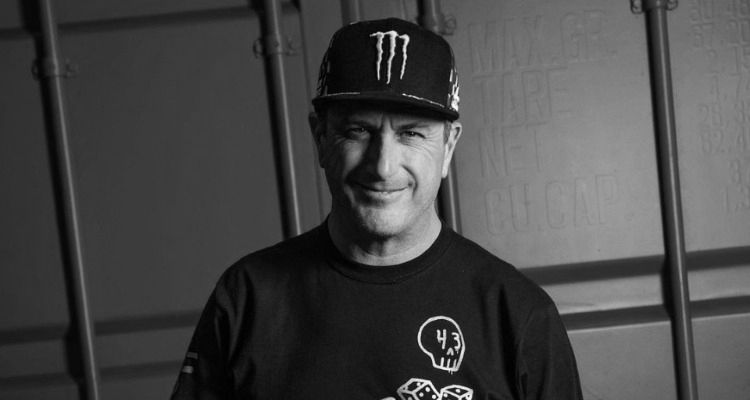 Pembalap reli dunia, Ken Block meninggal dunia di usia ke 55 akibat kecelakaan mobil salju pada Senin, 2 Januari 2023