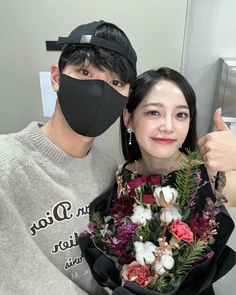 Ahn Hyo Seop dan Kim Se Jeong, postingan foto Instagram Kim Se Jeong 