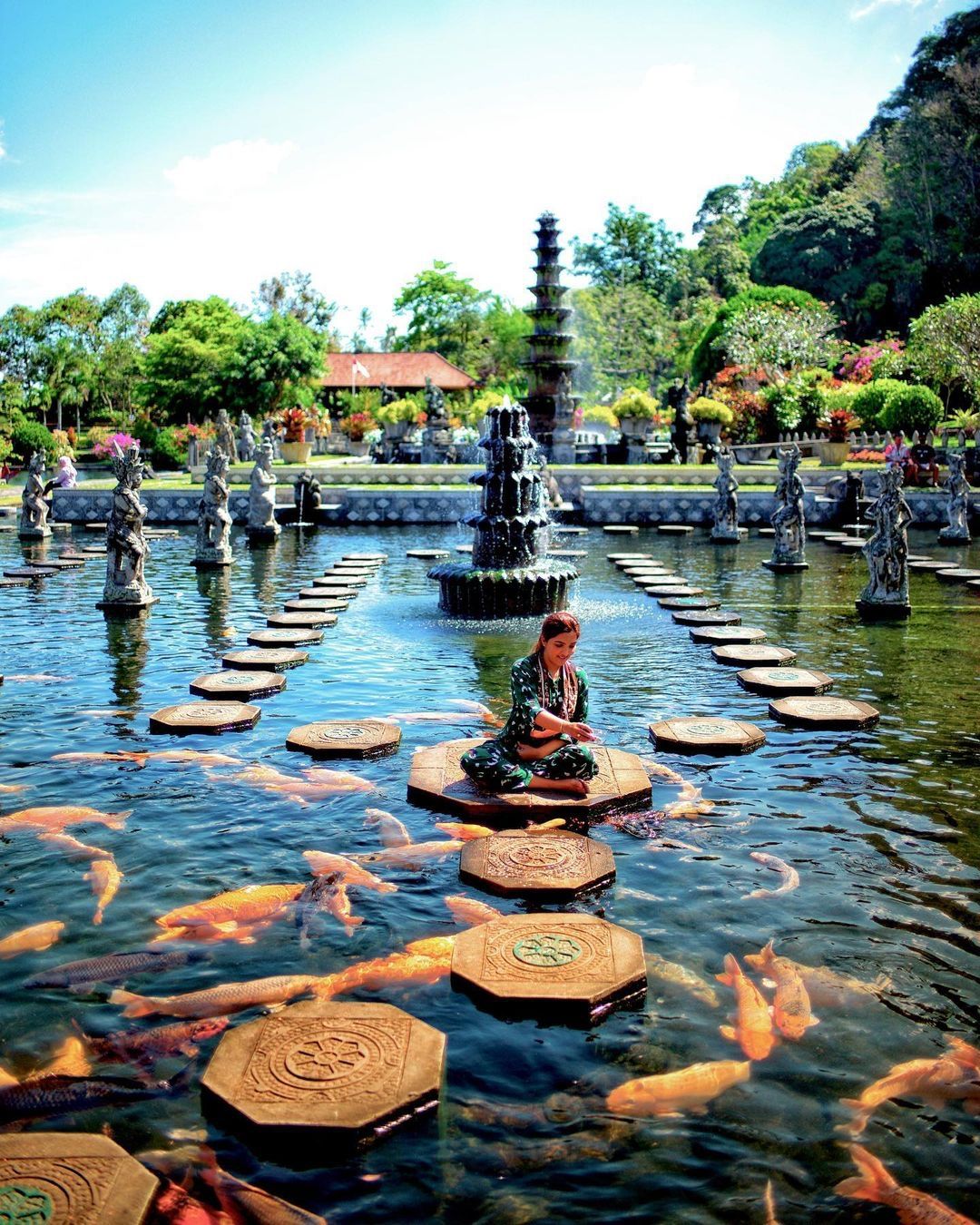 2. Istana air tirta gangga/instagram /@ashanty_ash