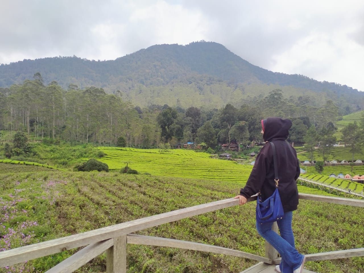 Nuansa Riung Gunung, salah satu tempat wisata Bandung dengan tiket masuk murah meriah, rekomendasi liburan akhir pekan ini.