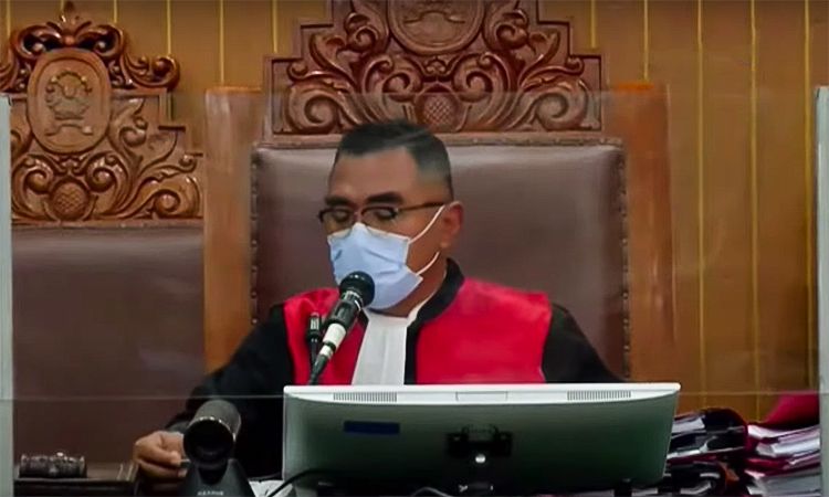 Simak penjelasan tentang informasi bahwa hakim Wahyu Iman Santoso mengalami kecelakaan setelah jatuhkan vonis mati pada Ferdy Sambo.