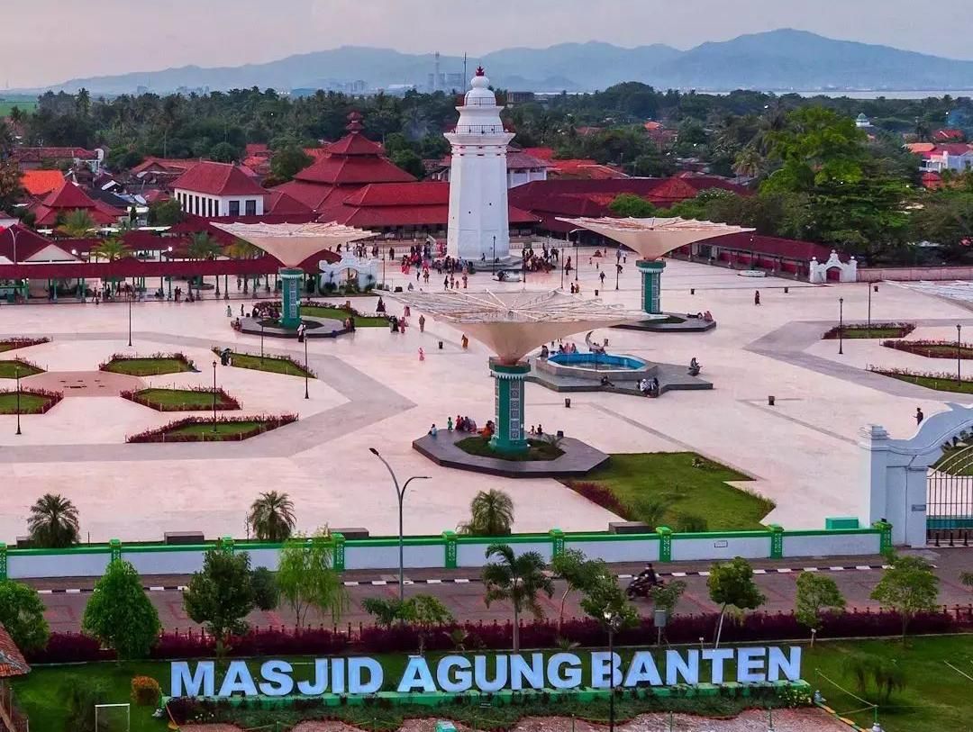 Potret Masjid Agung Banten masa kini, berkaitan dengan Asal Usul Masjid Agung Banten dan Keunikannya/Tangkapan Layar/Instagram @explore_serang
