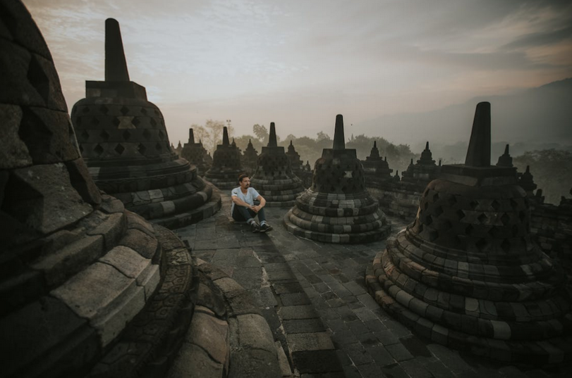 Candi Borobudur di Magelang, Jawa Tengah ternyata bukan yang tertua di Indonesia (Pexels/Roman Kirienko)