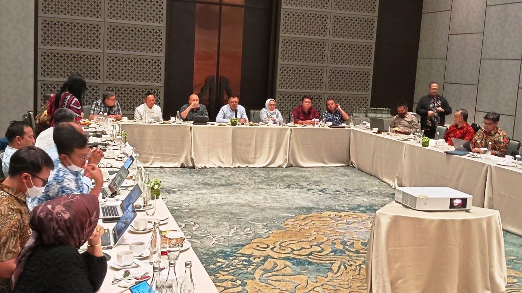 Acara focused group discussion (FGD) terbatas yang digelar Departemen Komunikasi Bank Indonesia (Dekom) BI dengan perwakilan akademisi dan lembaga riset di Semarang, Jawa Tengah, Sabtu (7/1/2023). 