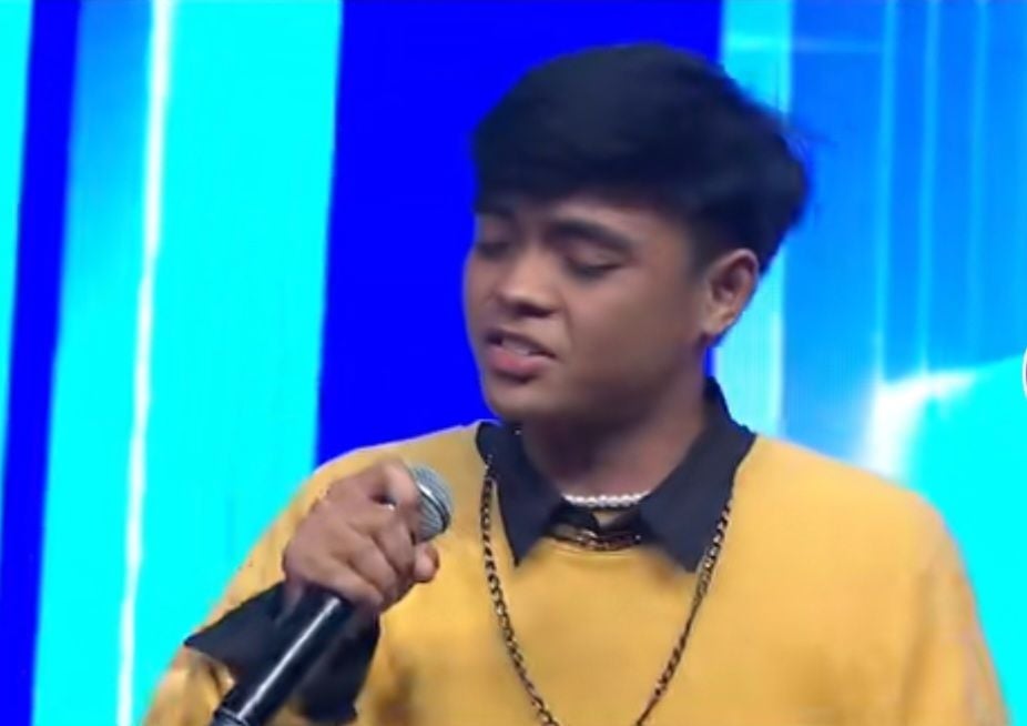 Arlingga Rauf dalam babak eliminasi Indonesian Idol 2023.*