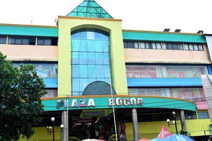 Plaza Bogor atau Pasar Bogor.